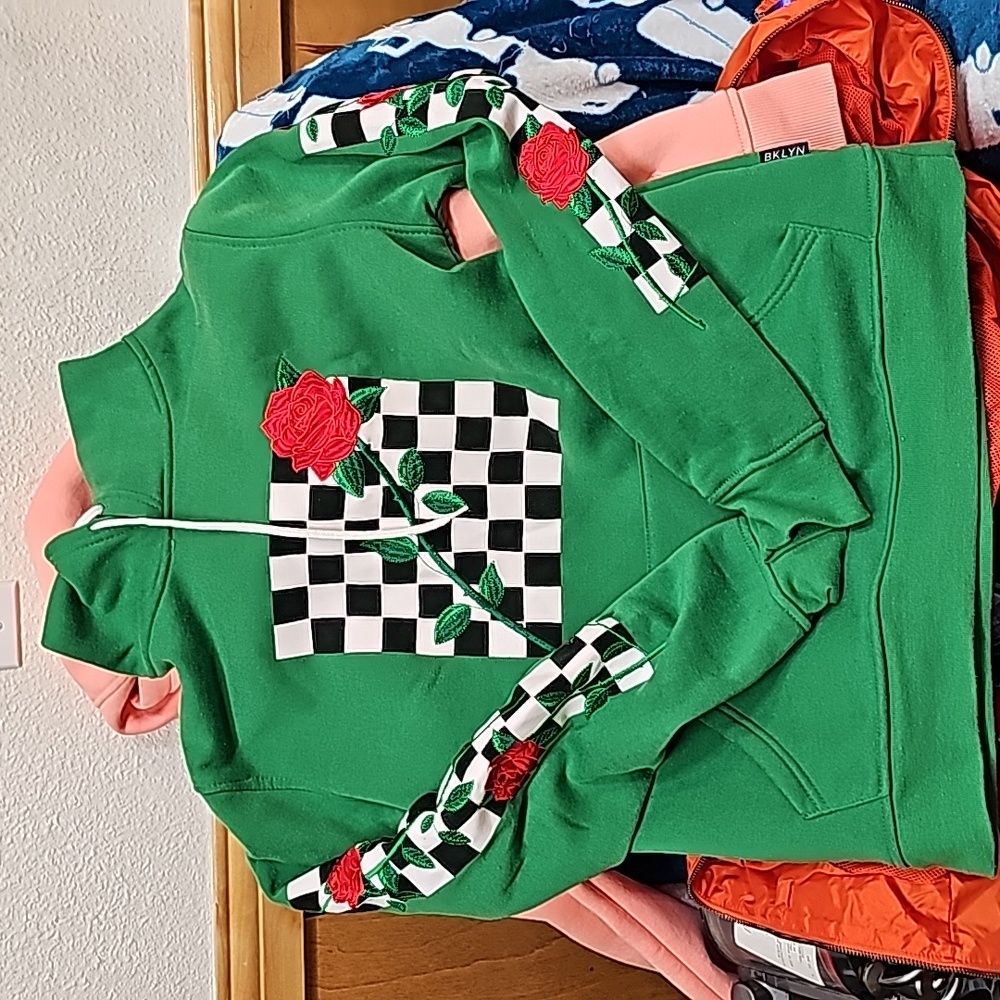 Rose Checkered Sweatshirt And Matching Checkered Leggins. View 3